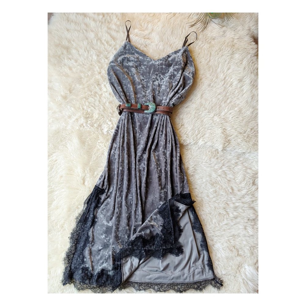 Vintage Green Velvet Dress with Black Lace